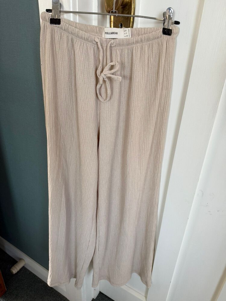 Pull&Bear Beige Crinkle Trousers