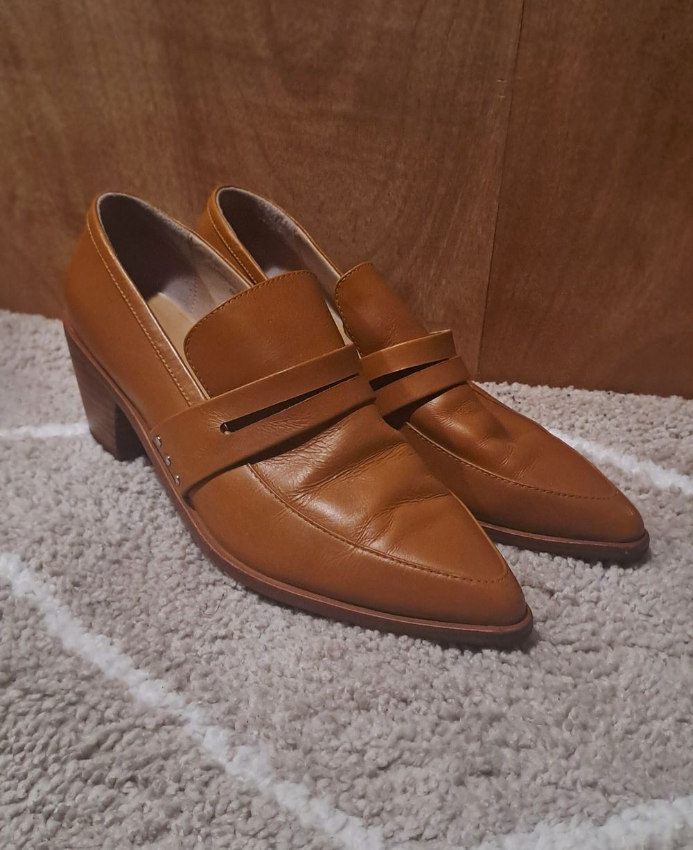 Chaos & Harmony Tan Loafers