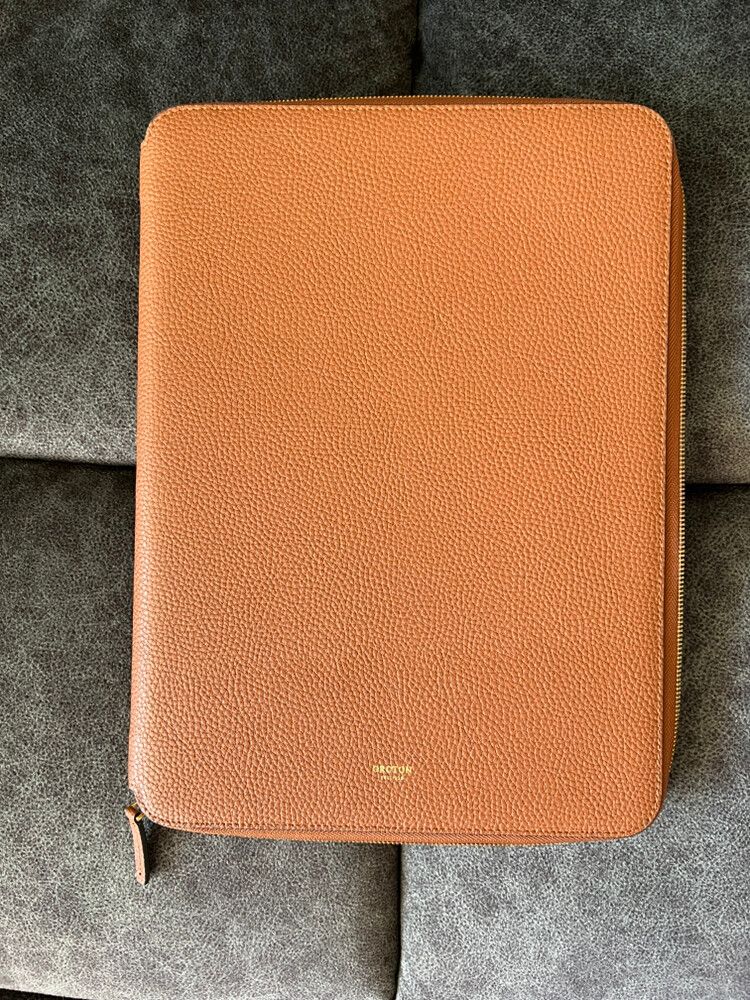 Oroton BNWOT Leather Folio Case