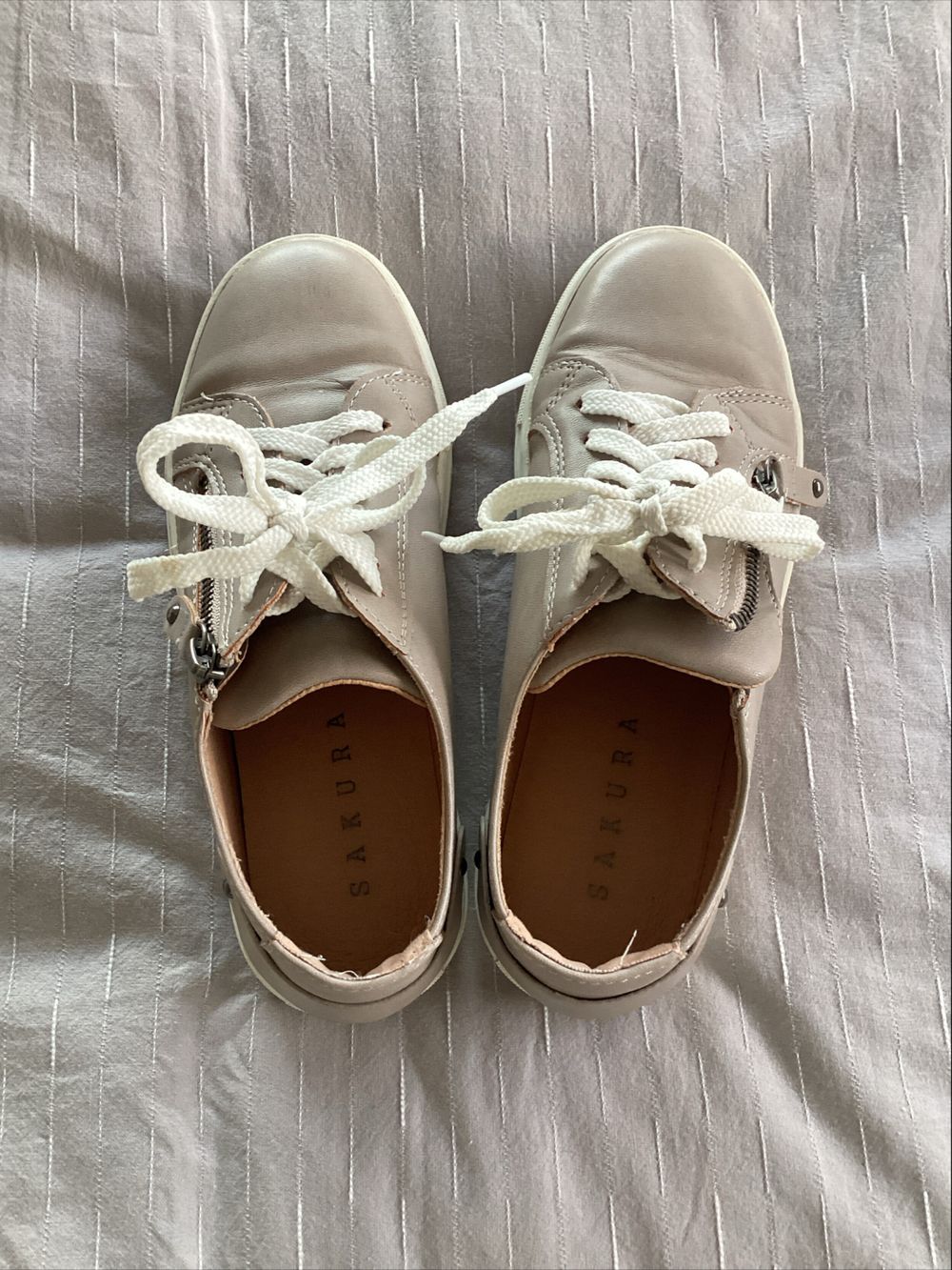 Sakura Beige Modena Sneakers