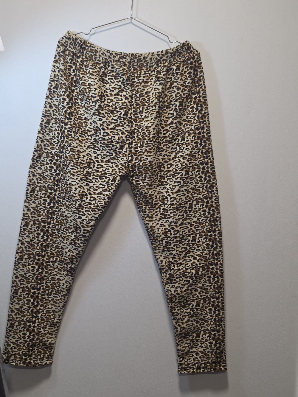 Unbe Marken beige, braune und schwarze Pantherdruck-Leggings mit Elastikkante