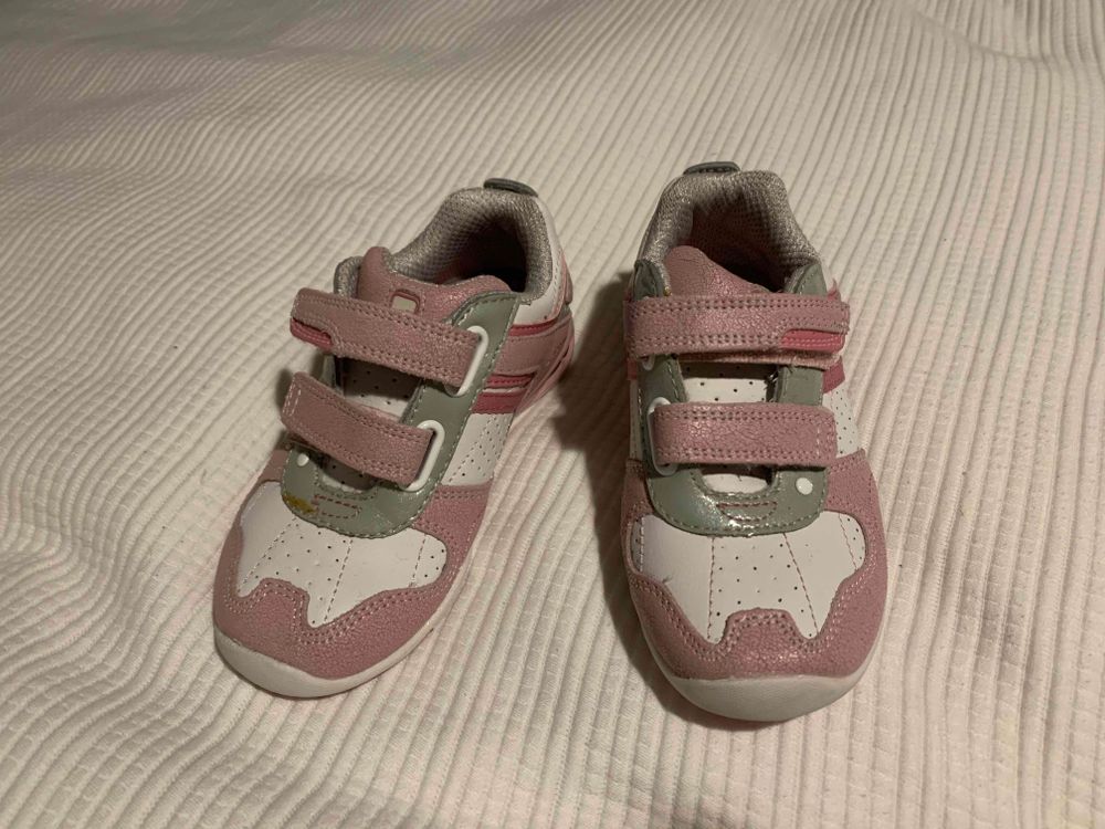 Brand new Stride Rite sneakers (EU 28)