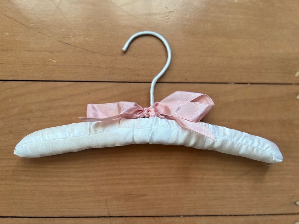 Baby hangars