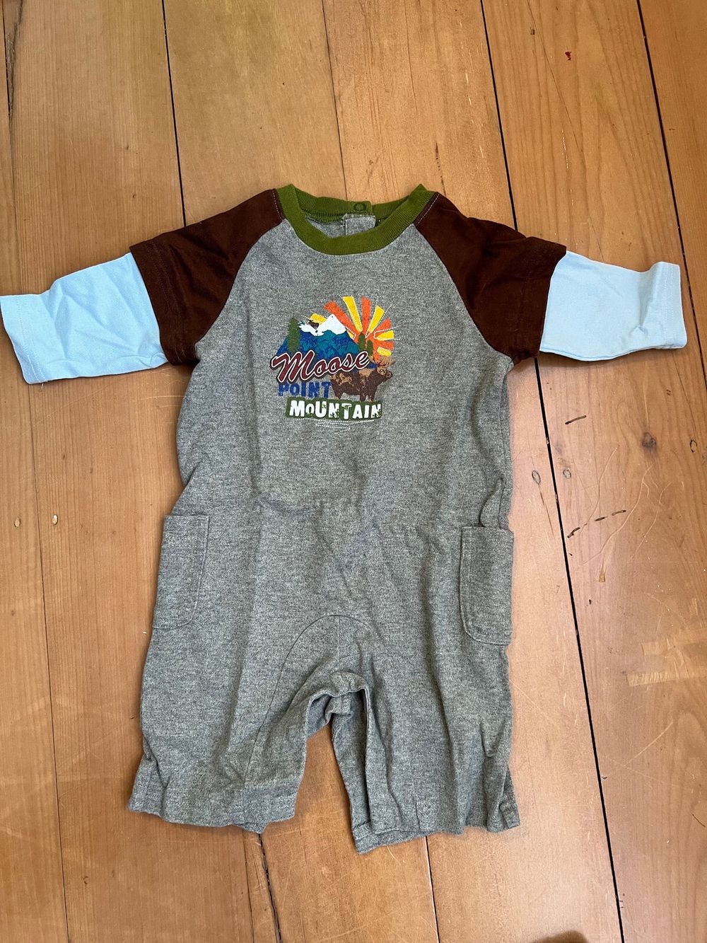 Gorgeous soft romper (size 60 - aka 3-6 months)