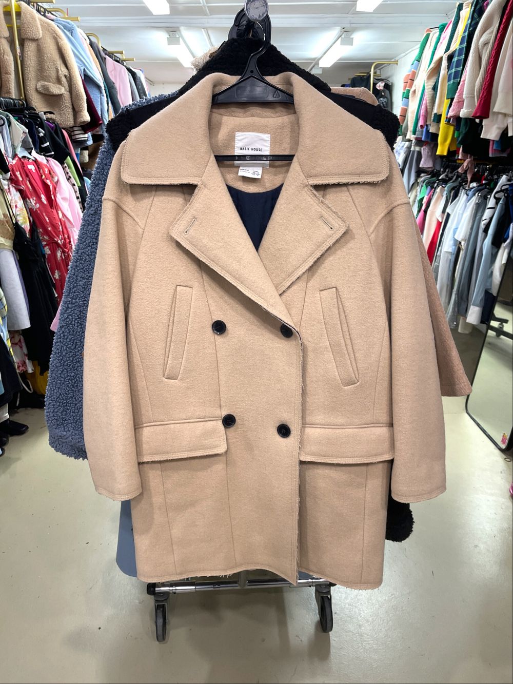 Almost Brand New Light Oat Double Breasted Wool Blended Coat Size 8