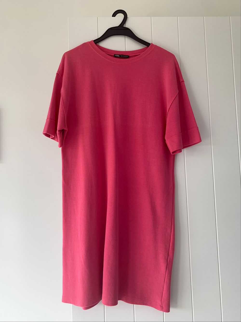 zara t shirt dress A 23 Zara Alt For Sofia Richie's The Row T-Shirt Dress