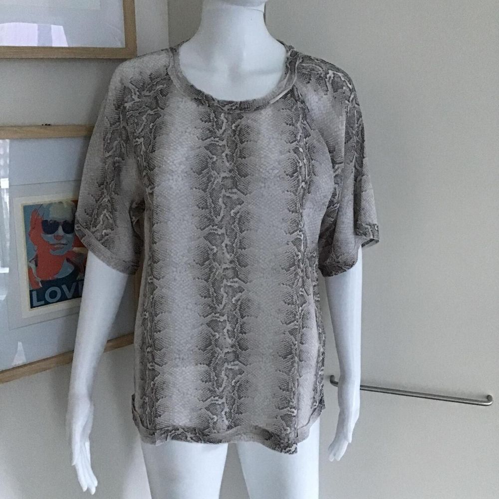 Skin & Threads Grey & White Snakeskin Short Sleeve Top/Size 1 (8 AU & UK) 4 US/Free Shipping