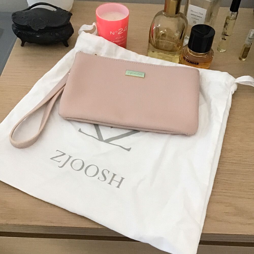ZJOOSH Peachy-Pink Vegan Leather Clutch/Wristlet/Brand New w Tags/Free Shipping within AU & NZ
