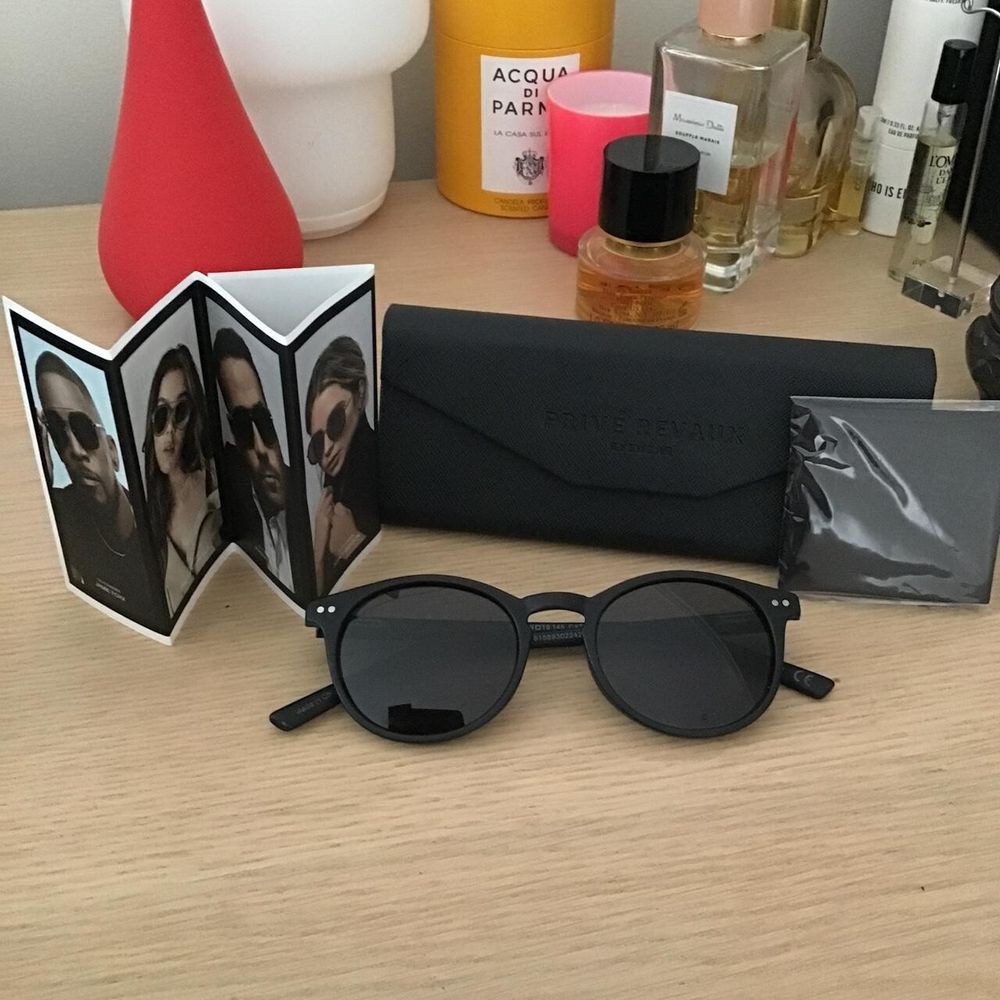 Privé Revaux womens 'The Maestro' Black Sunglasses/Worn 2-3 Times Only