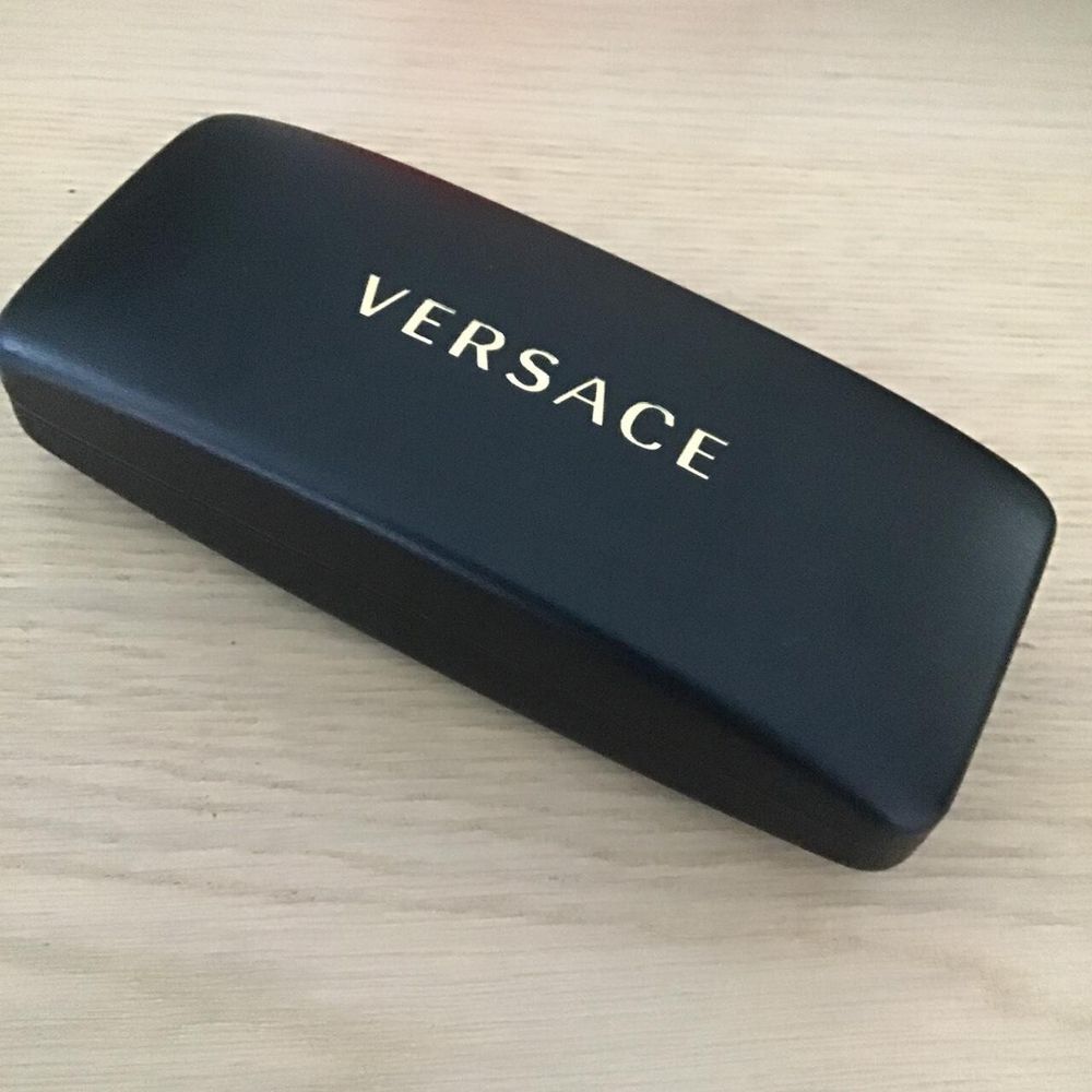 Versace Black Hard Clamshell Glasses Case/Brand New/Sealed Lens Cloth/Free Shipping
