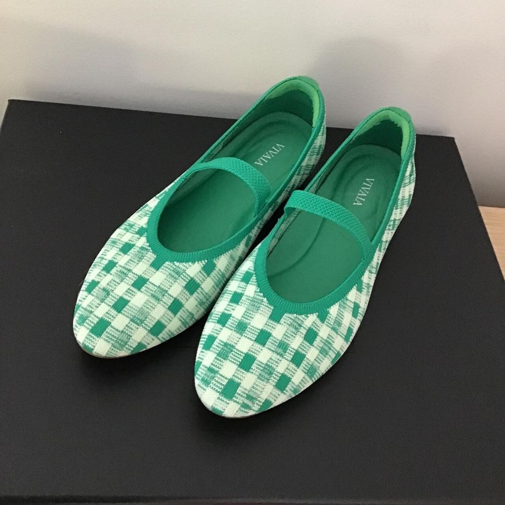 Vivaia Tamia Almond Toe Mary Jane Flats Green & White Checkered/Size 39