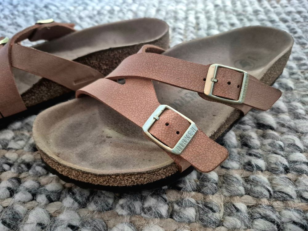 Yao Rust Orange Sandals