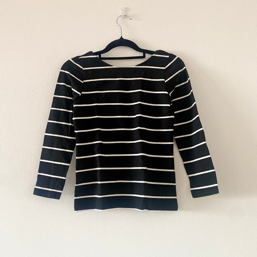 Zara Basic striped stretch top 🖤🤍