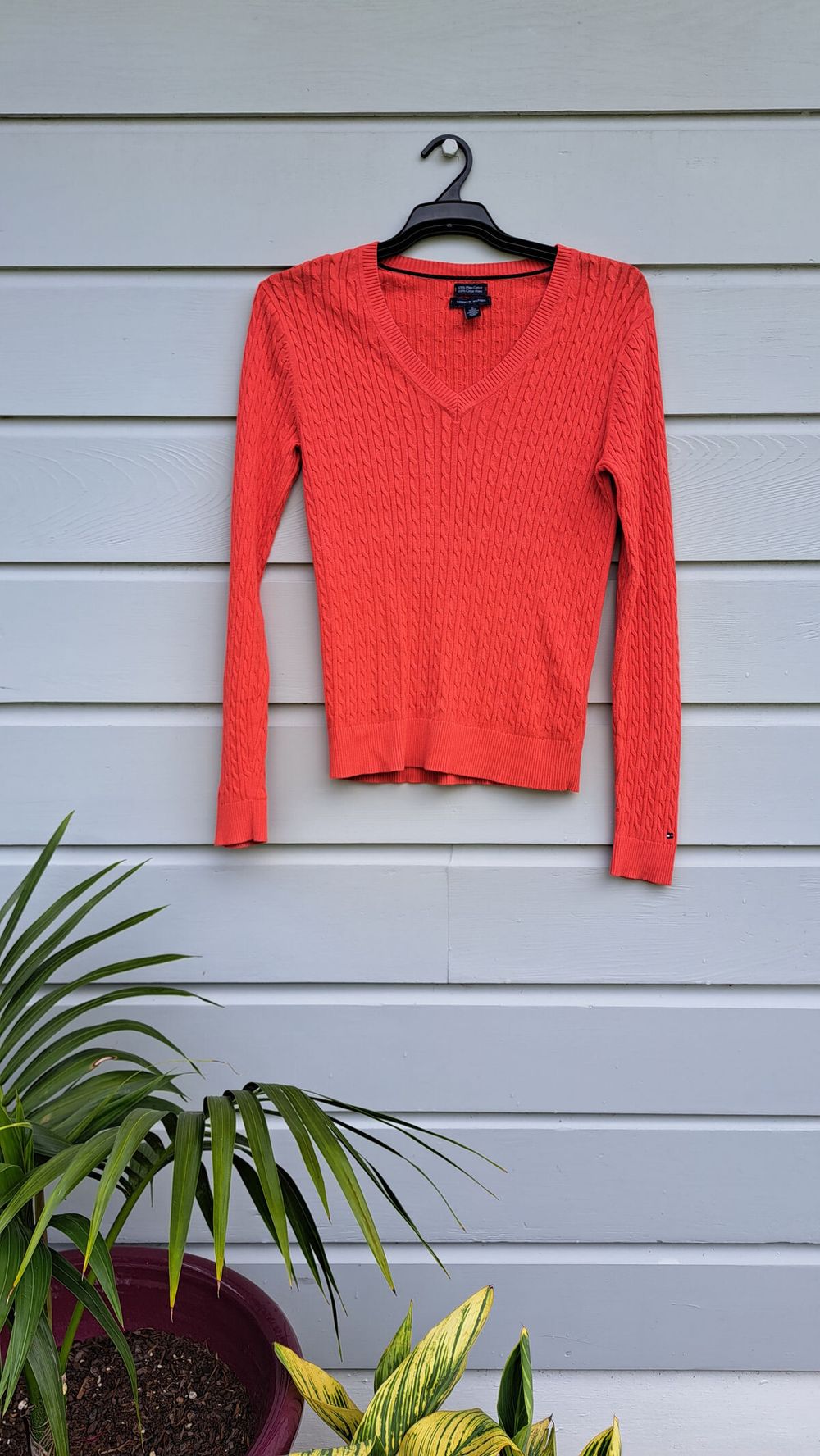 Cable knit v-neck jumper