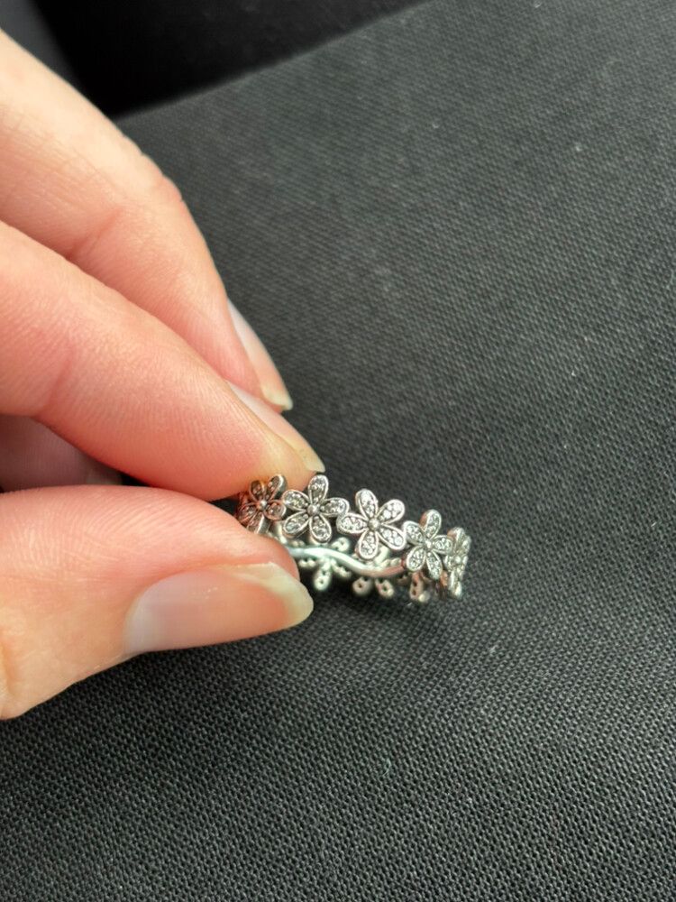 Pandora daisy ring
