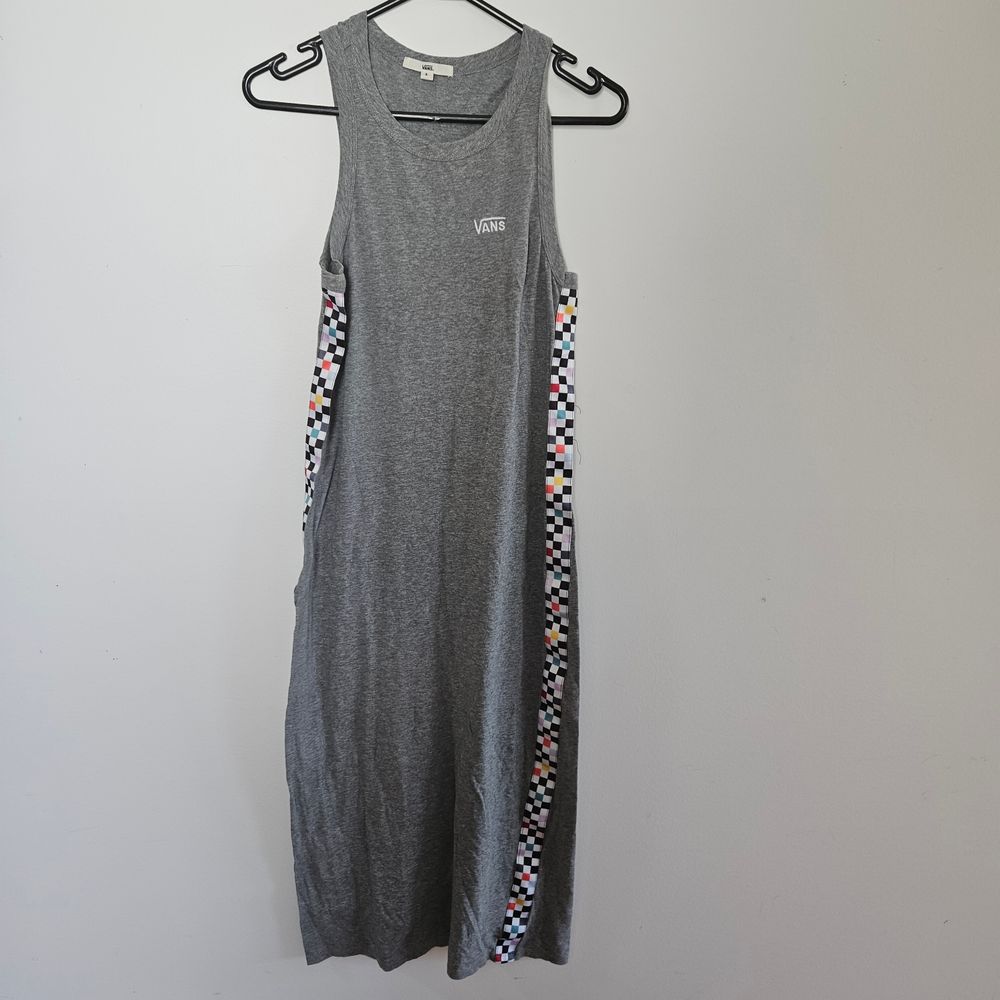 Vans - Vans Grey Midi Dress on Designer Wardrobe