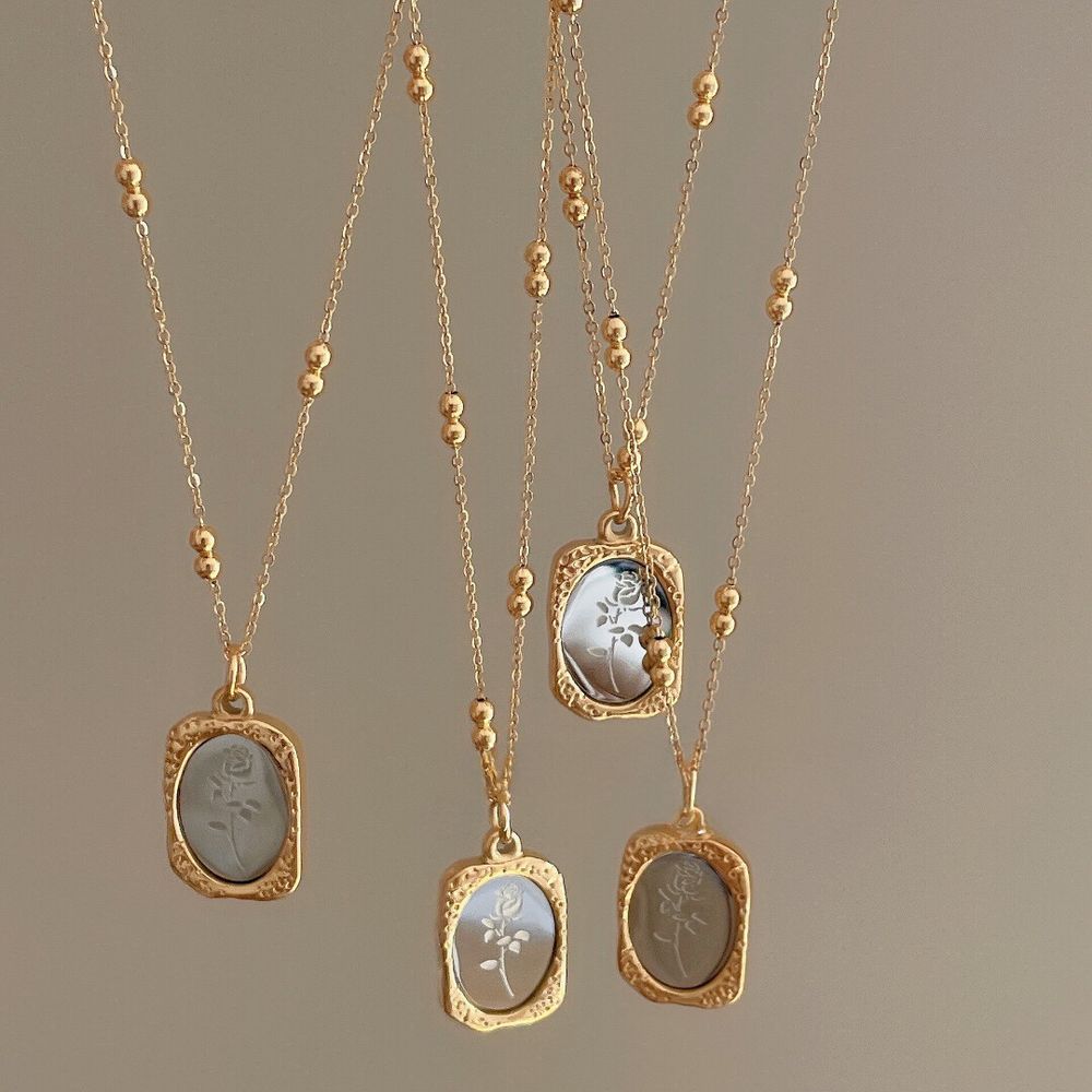 Brand New Gorgeous French Rose Mirror Gold Tone Pendant Necklace Tarnish Resistant
