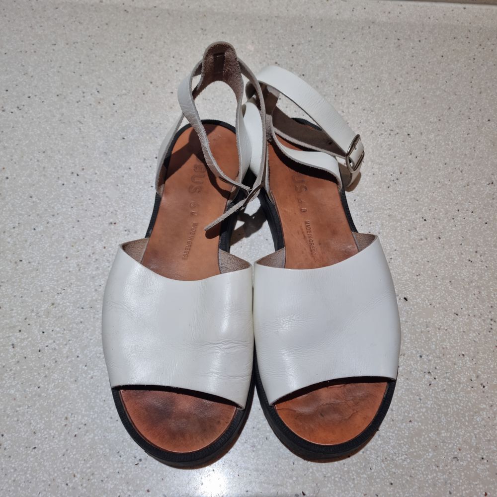 Obus Size 40 White Leather Sandals