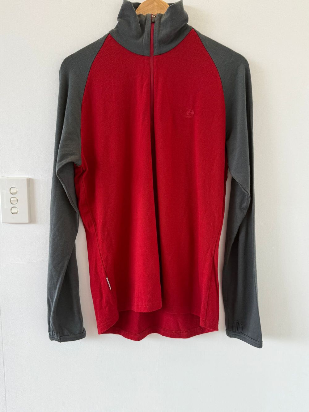 Icebreaker Red Grey Top Size L