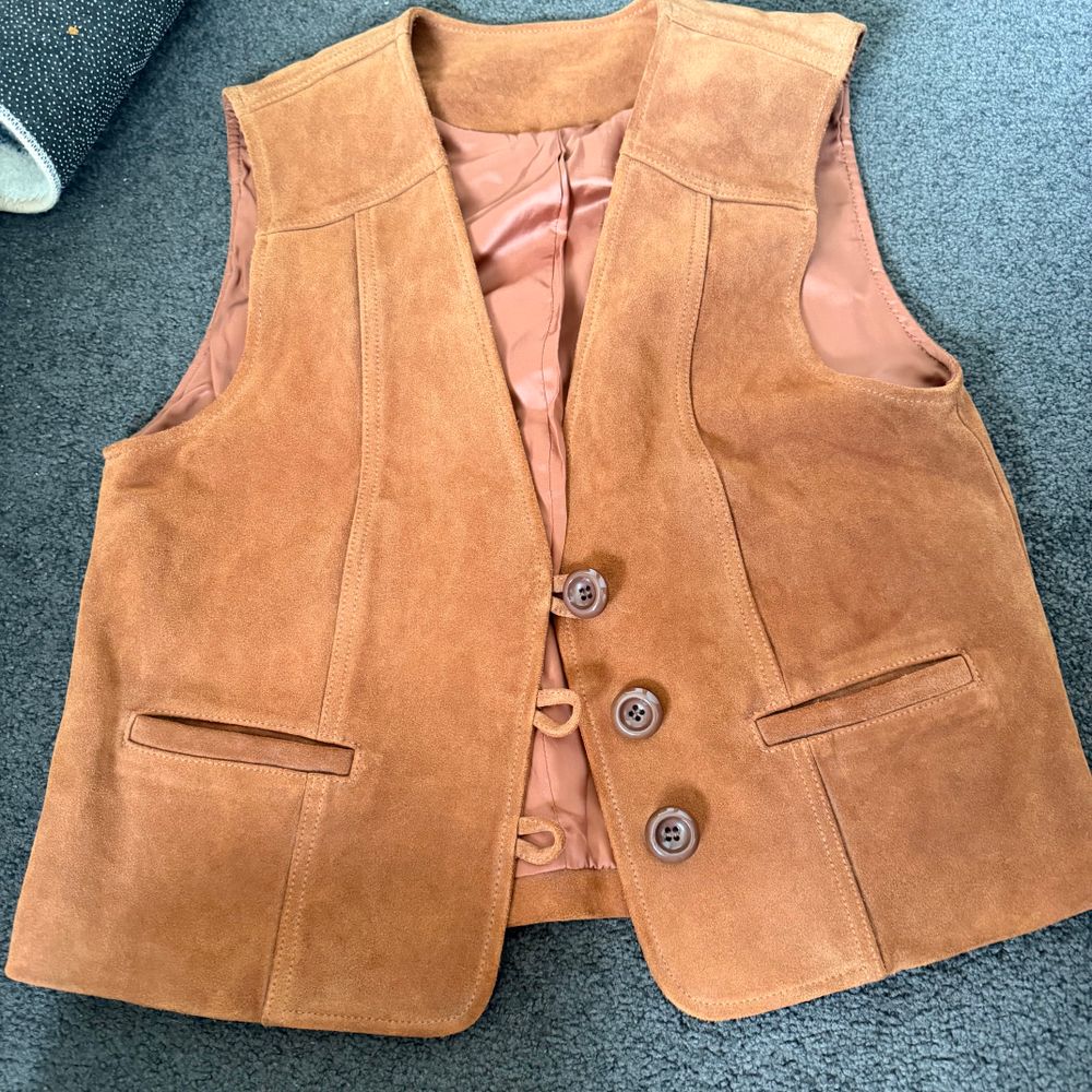 Suedes Leather Vest – Tan / Camel Colour – Classic Style