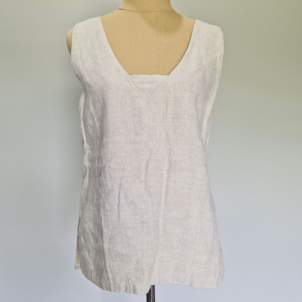 Venroy Beige Linen Relaxed Fit V-Neck Top Size M