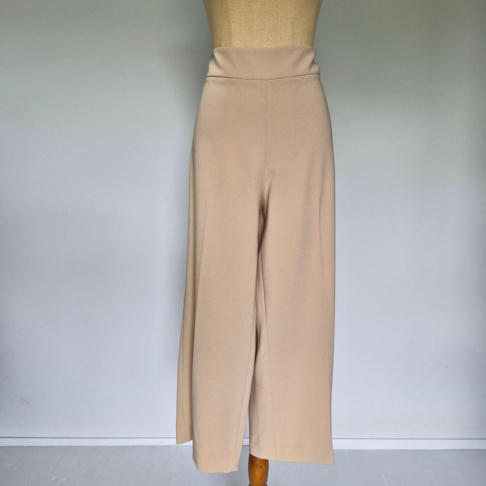 Country Road Beige Crepe High Rise Wide Leg Cropped Pants Size 16