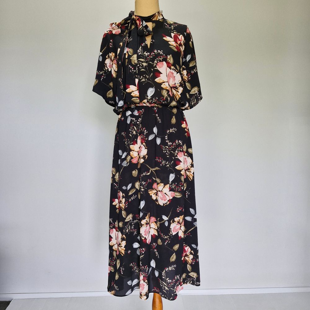 Cue Multicolour Floral Crepe Flutter Sleeve Midi Dress with Neck Tie Size 8