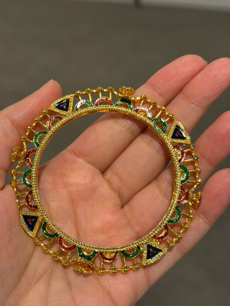 Gold Tone set of 2 Bangle