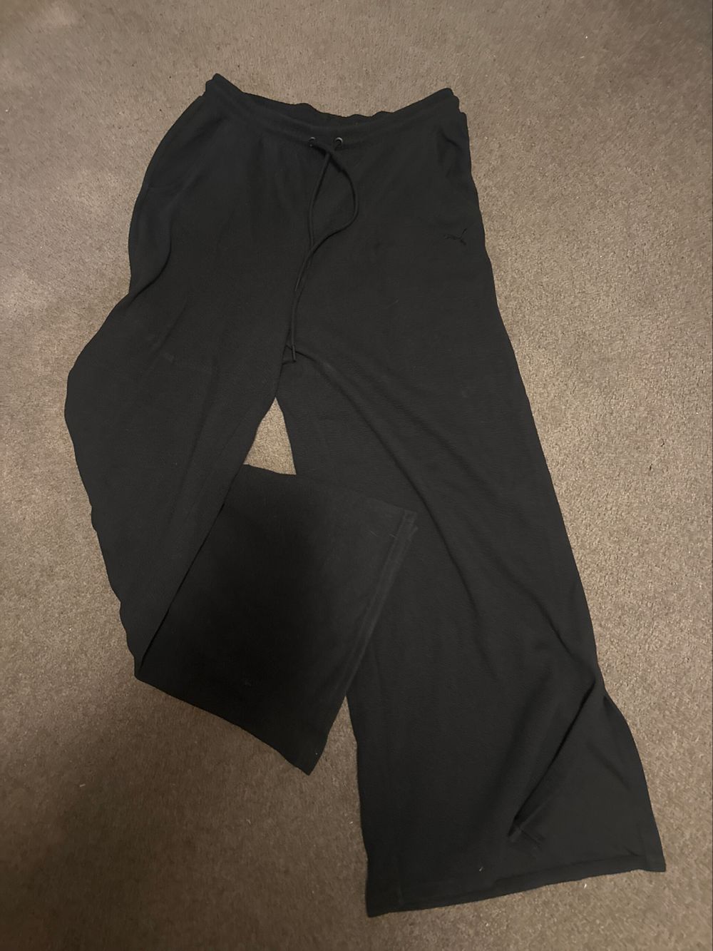 black puma sweat pants
