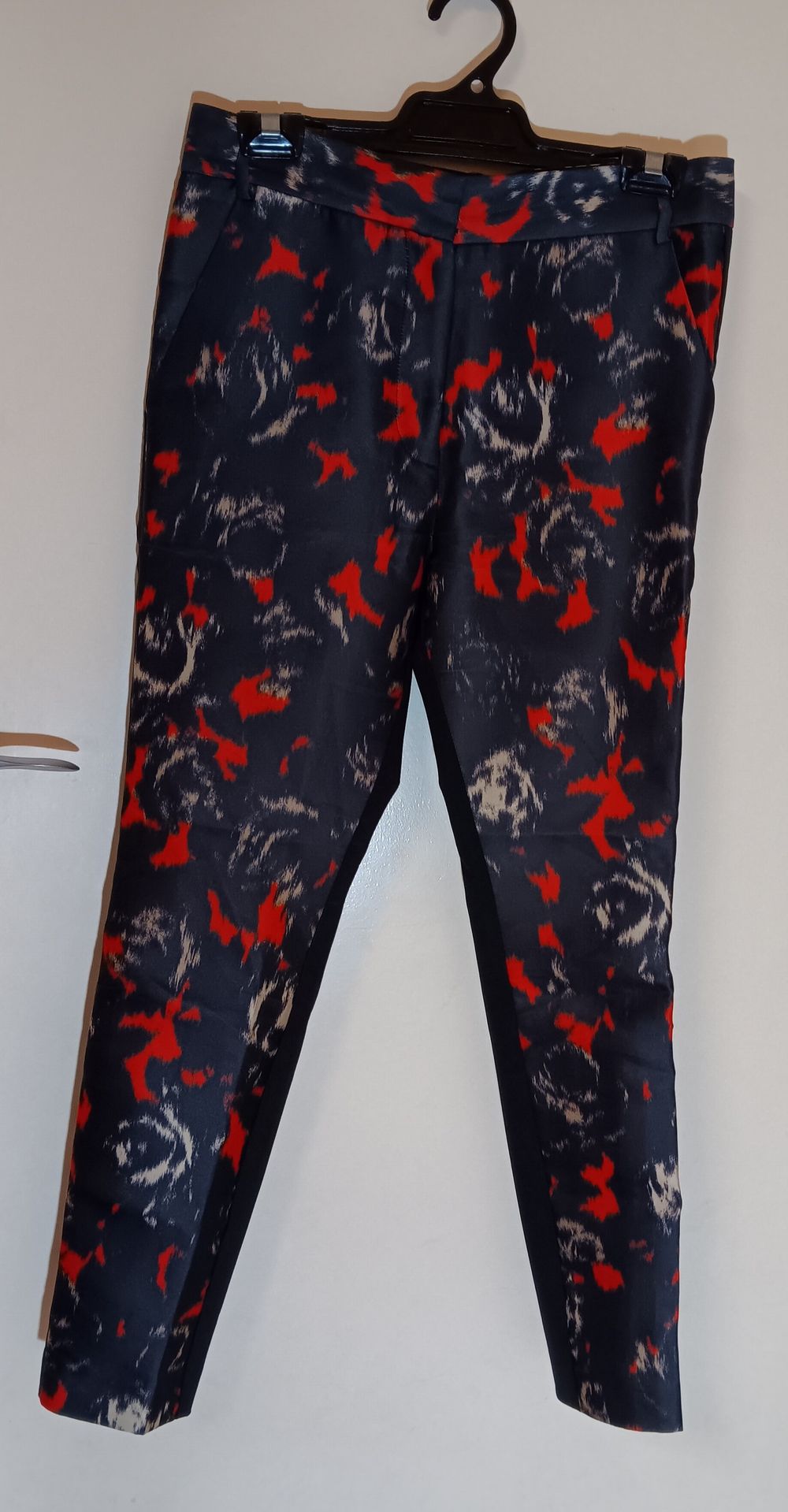 SCANLAN & THEODORE Label Black & Red Dress Pants