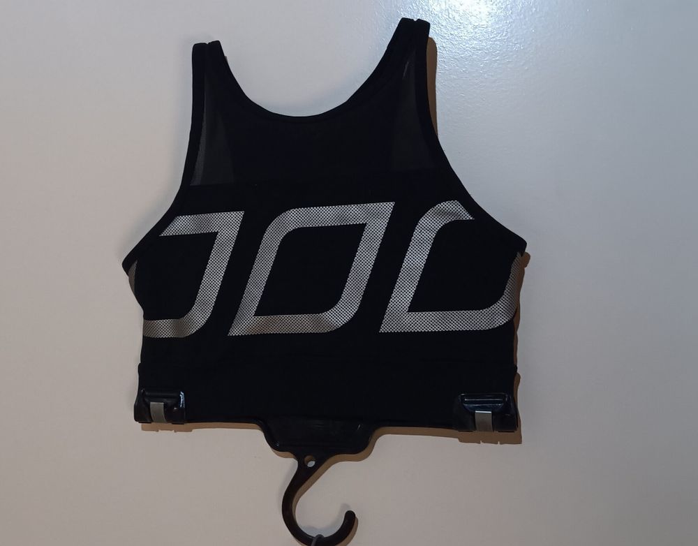 LORNA JANE ACTIVE Label Black Sports Top