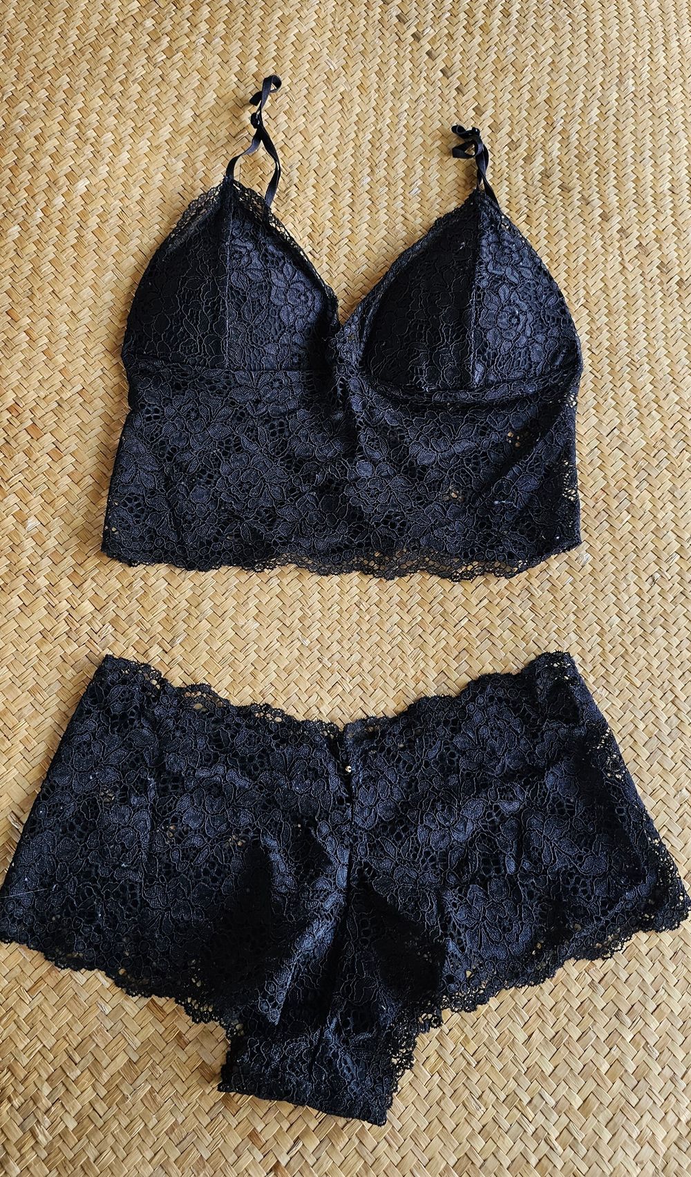 Soft cup Minicami bralette & Frenchies briefs