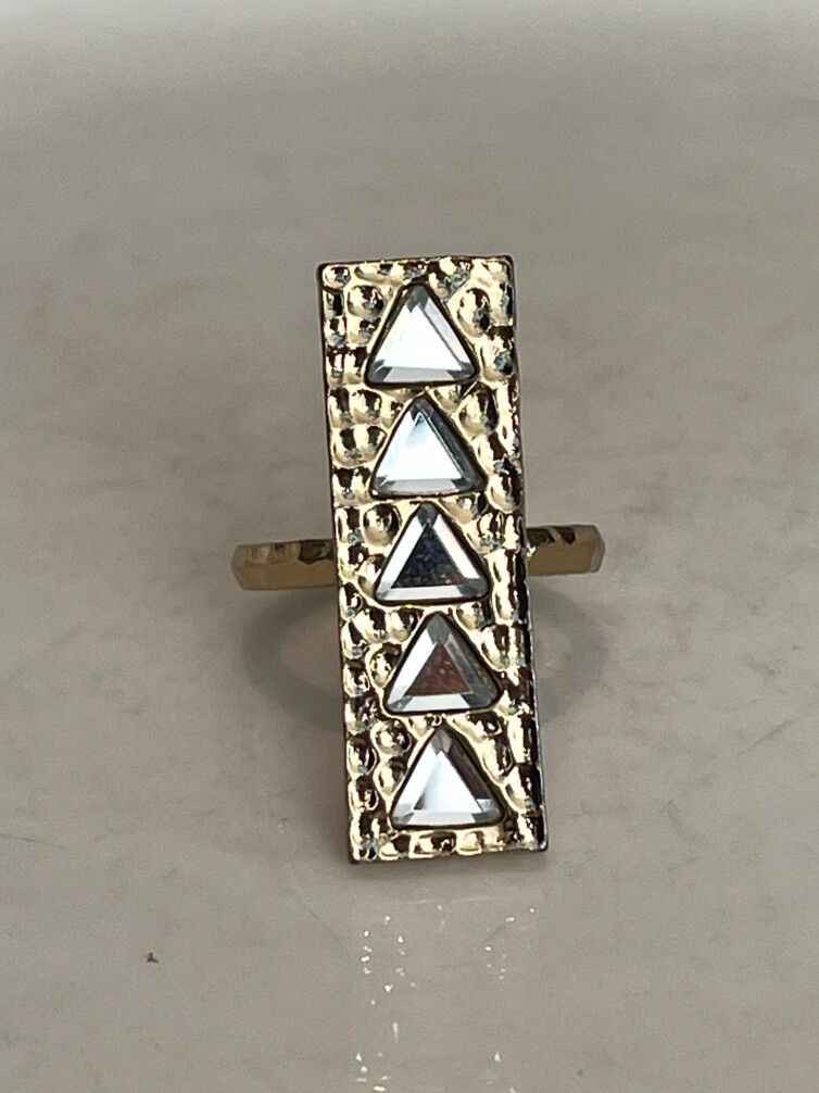 MIMCO GOLD HAMMERD RING WITH MIRRORED DETALING SIZE 6