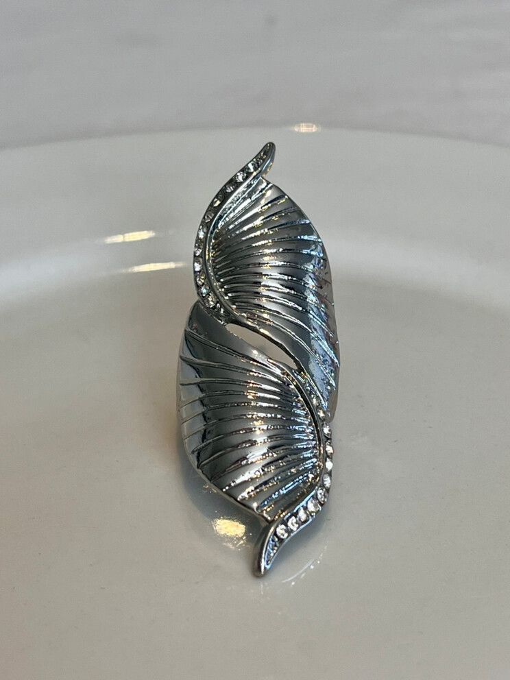⚜️SAMANTHA WILLS OUT OF THE DARK RING IN SILVER WITH CLEAR CRYSTALS SIZE 6.5 - INNC