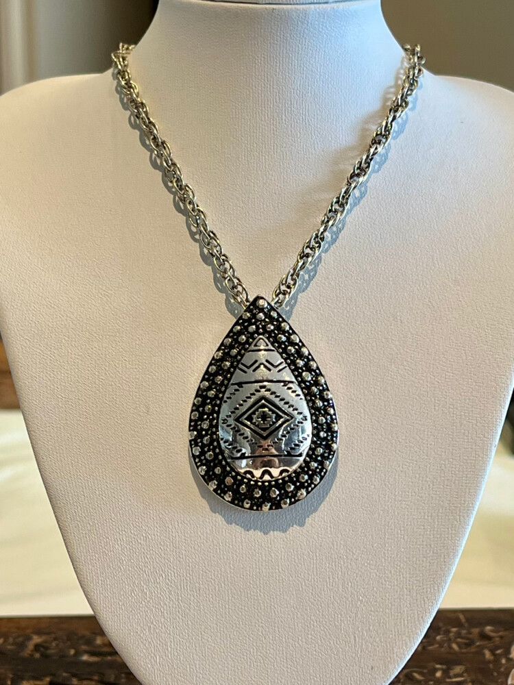 ⚜️SAMANTHA WILLS BOHEMIAN BARDOT AZTEC NECKLACE IN SILVER