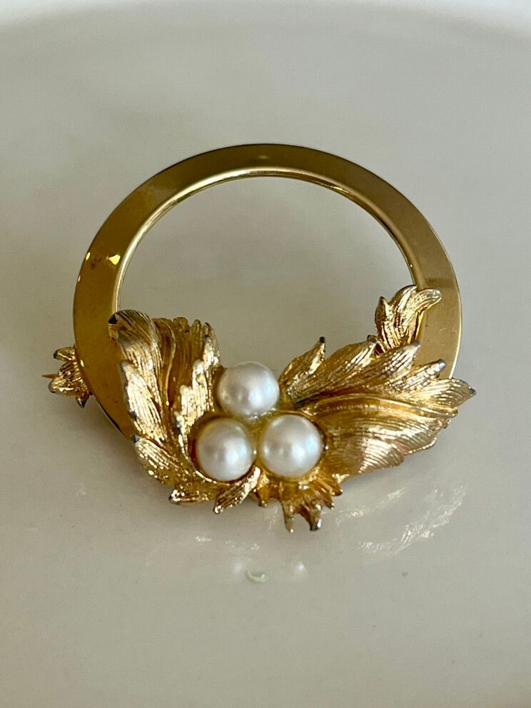 ⚜️VINTAGE SARAH COVENTRY 1965 ENDEARING BROOCH