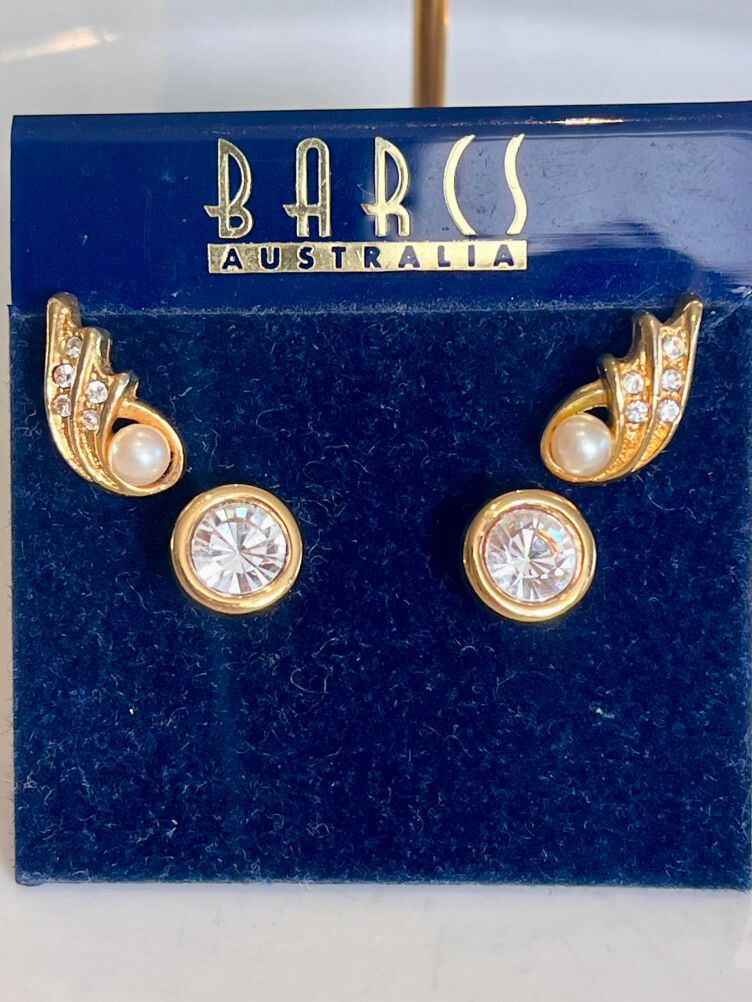 ⚜️VINTAGE BARCS 2 PAIRS OF STUD EARRINGS GOLD PLATED WITH CLEAR CRYSTALS