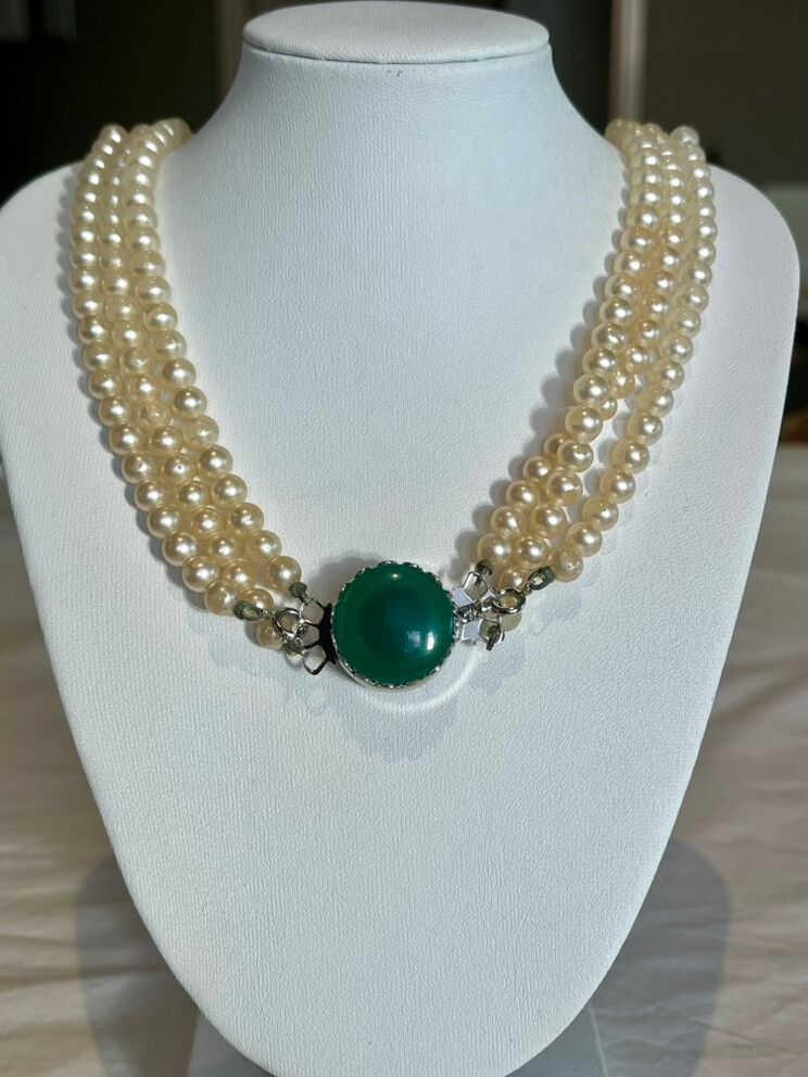 ⚜️RARE VINTAGE SARAH COVENTRY 1960’s TRIPLE FAUX PEARL COLLAR NECKLACE