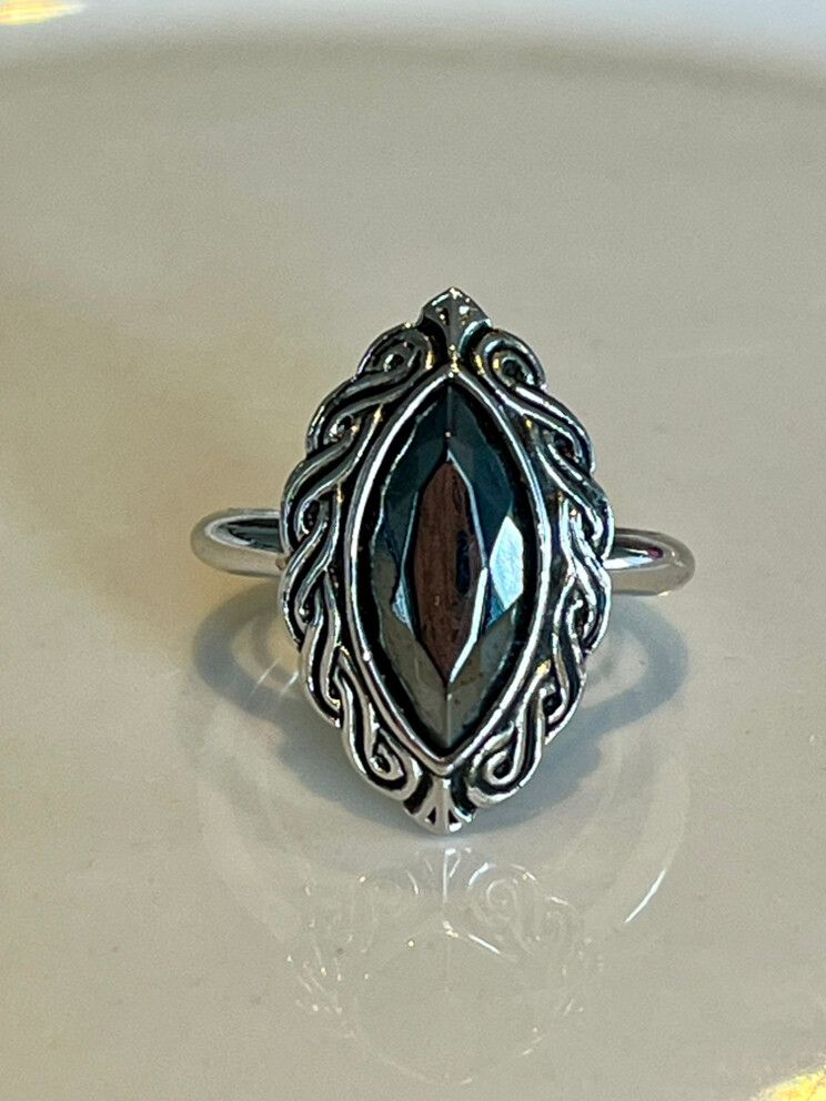 ⚜️VINTAGE AVON 1977 SHADOWPLAY RING WITH HEMATITE SIZE 7
