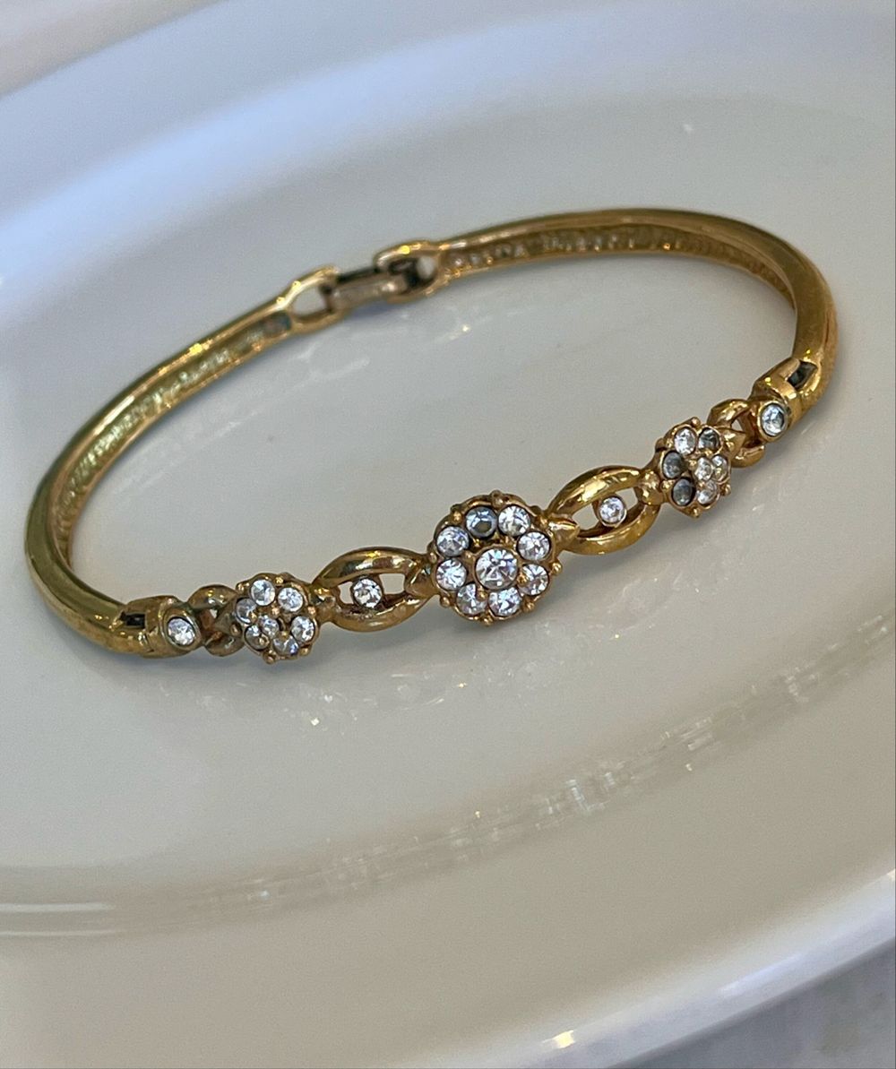 ⚜️VINTAGE AVON RHINESTONE FLOWER BANGLE