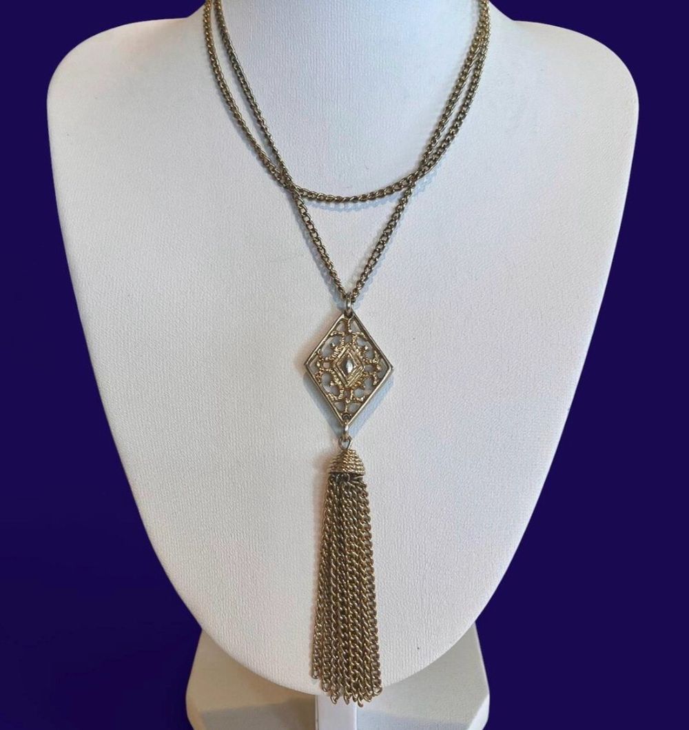 ⚜️VINTAGE SARAH COVENTRY 1972 HI-LO ELEGANCE NECKLACE