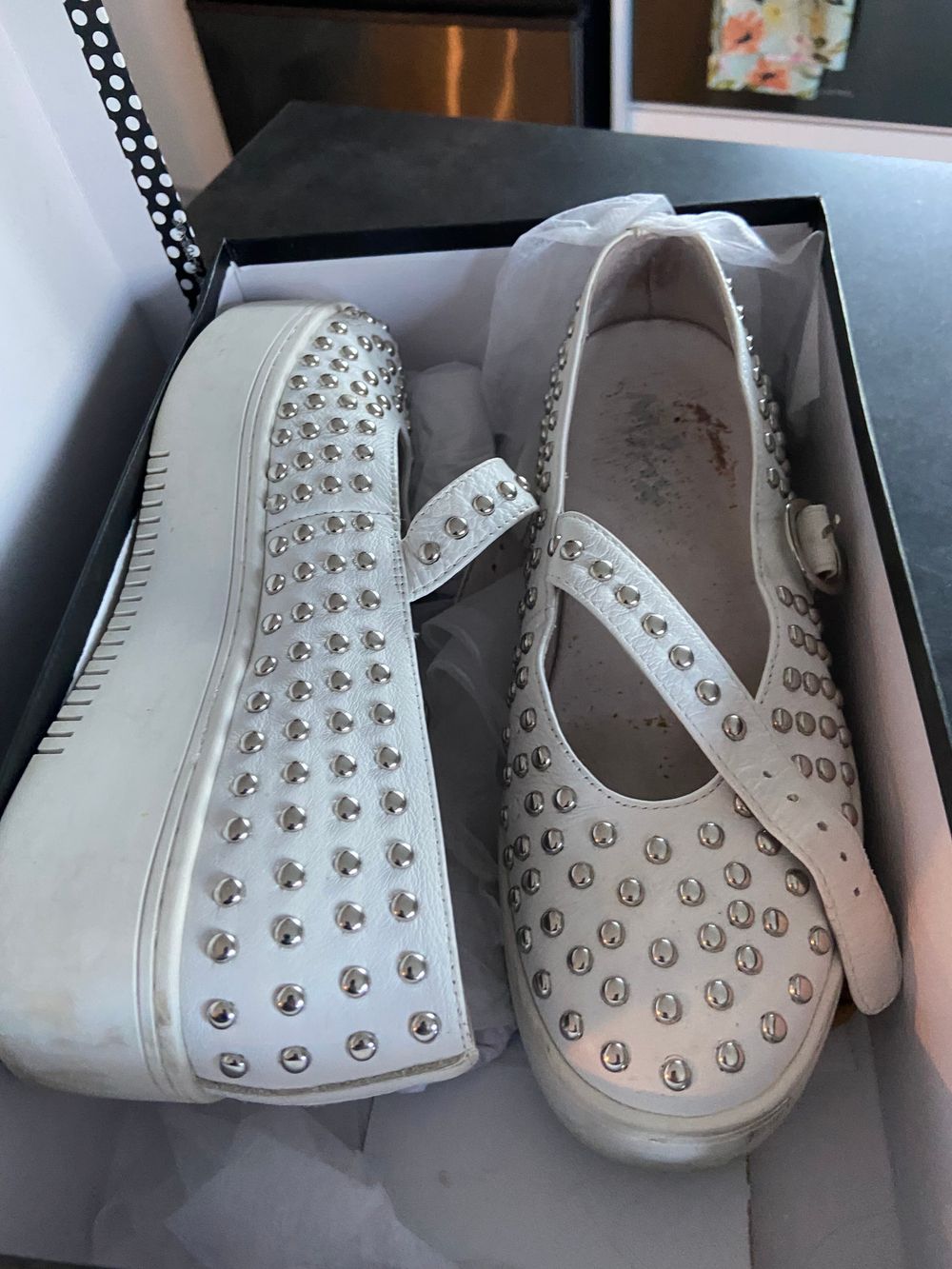 Minx Stanley Stud White Silver Shoes Size 7/38