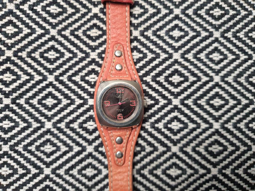 Coral leather jag vintage watch