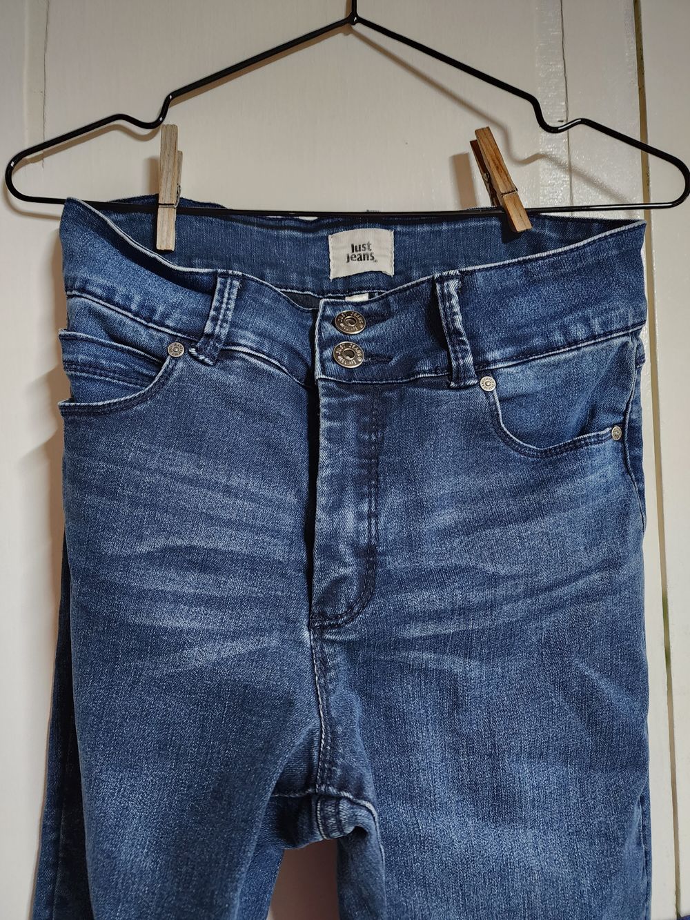 Slim and flatten jeans
