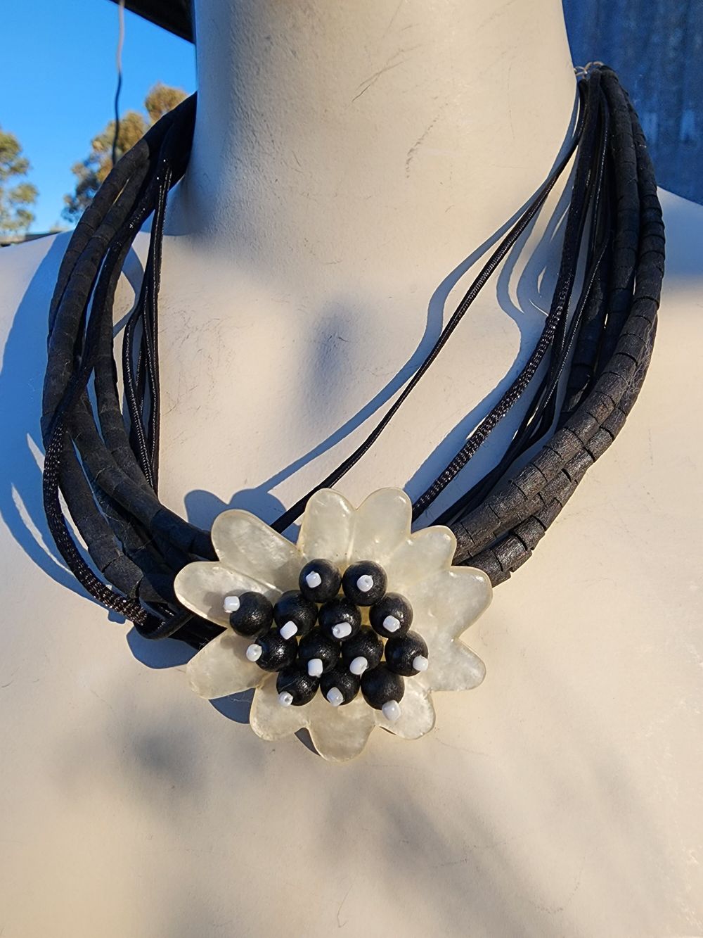 Sea shell flower necklace
