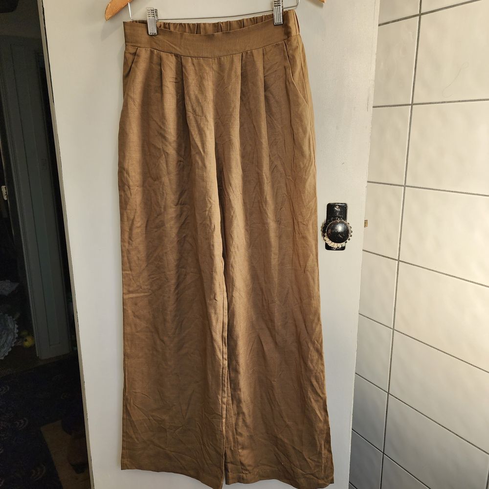 Olive green.wide leg oants
