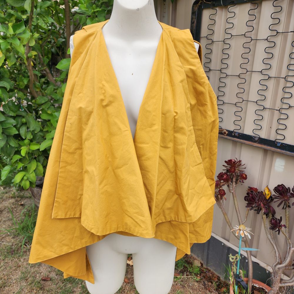 Mustard vest