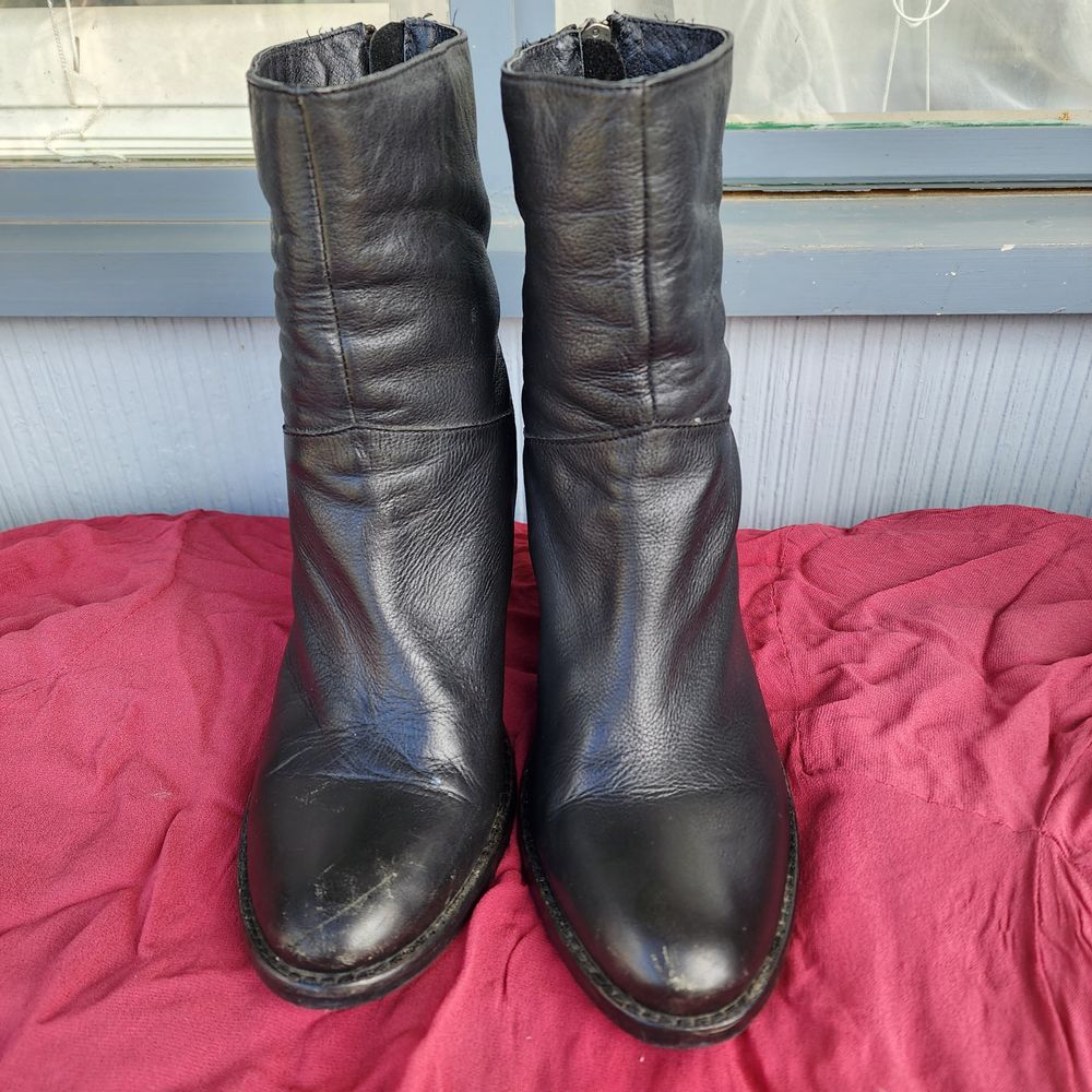 Sportsgirl black boots