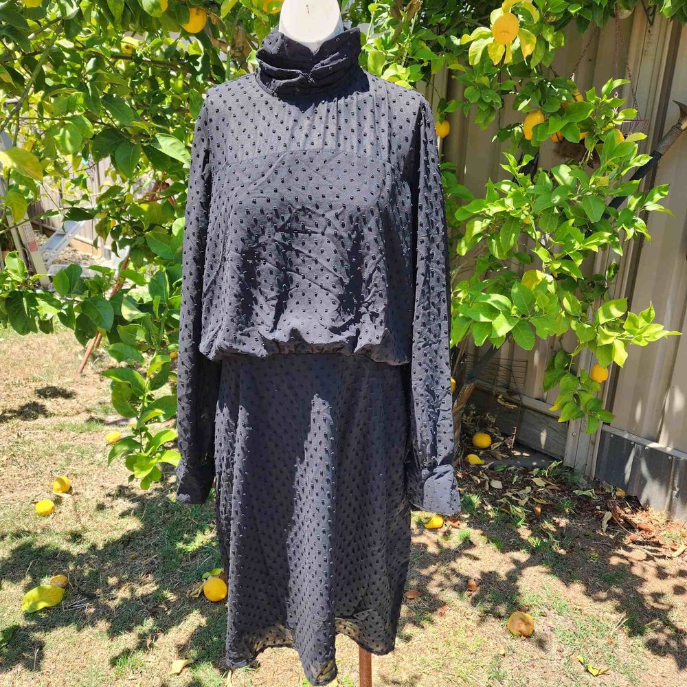 DIVINE AVE BLACK DRESS