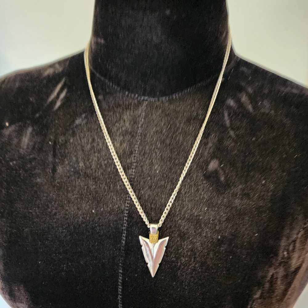 vintage avon 1977 arrowhead necklace